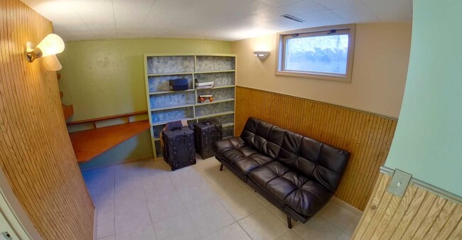 Building Photo - 3D Tour Available - Garage Parking + Sun R...