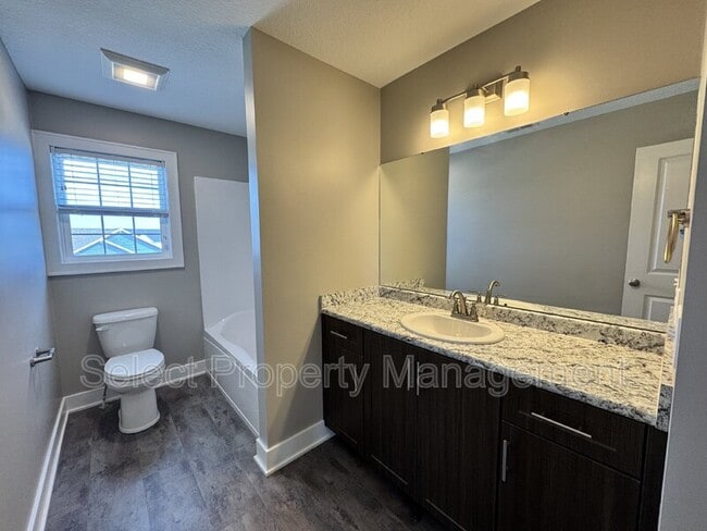 Building Photo - 12367 Speranza Dr