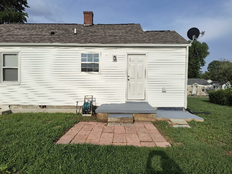 Building Photo - 532 Harwell Ave