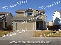 Building Photo - Spacious Two Story Home