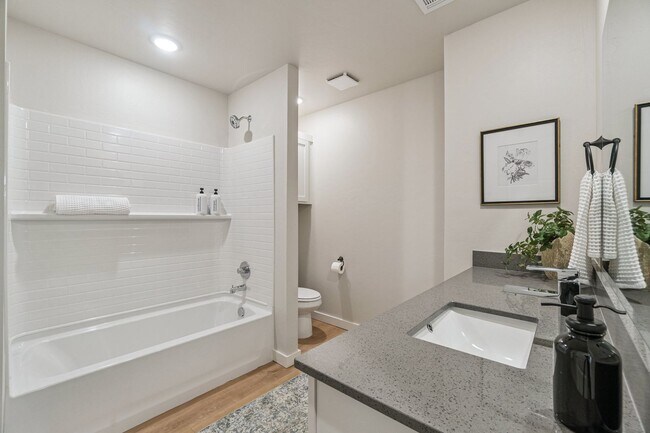 Building Photo - **New tenant incentive! Receive ($1200 CREDIT) applied to 2nd month's rent! Don’t miss your chanc...