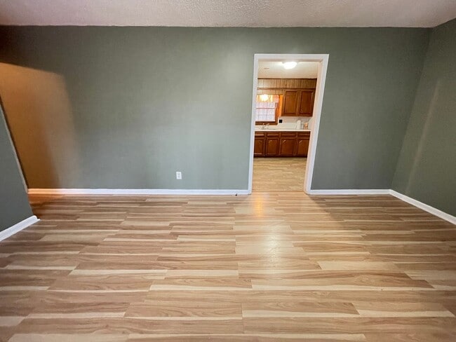 Building Photo - Fantastic location near downtown Pittsboro for this 2br duplex !