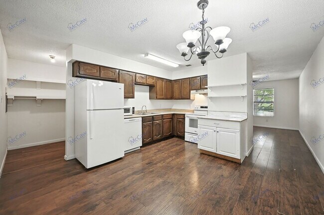 Building Photo - 2441 Sweetwood Dr