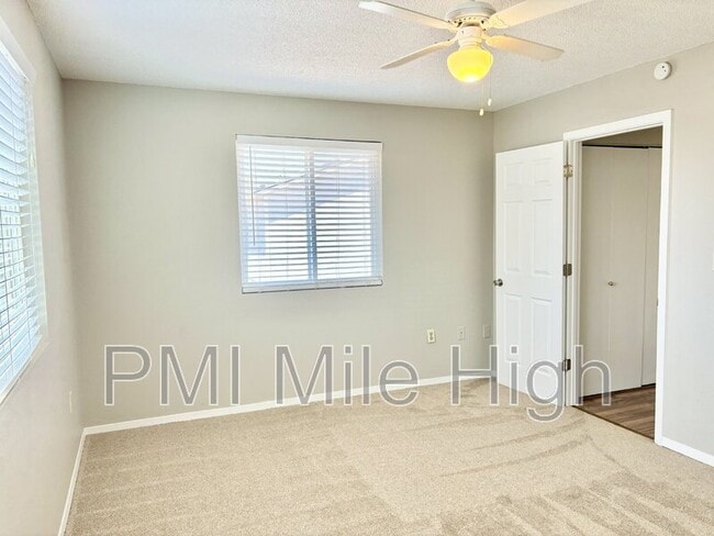 Building Photo - 470 Lone Pine St