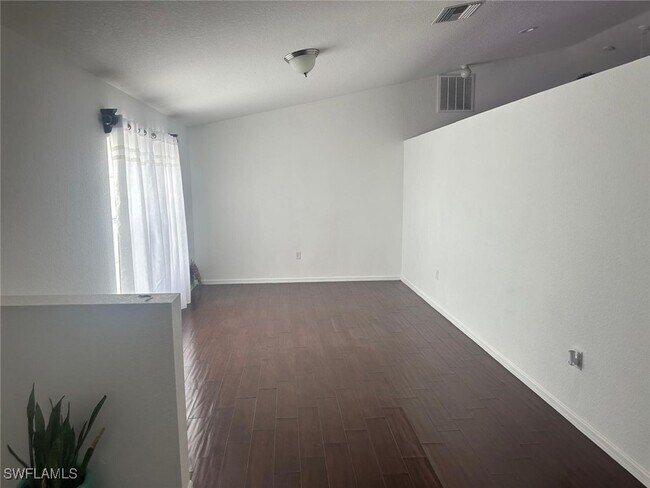 Building Photo - 2115 NW 19th Ave