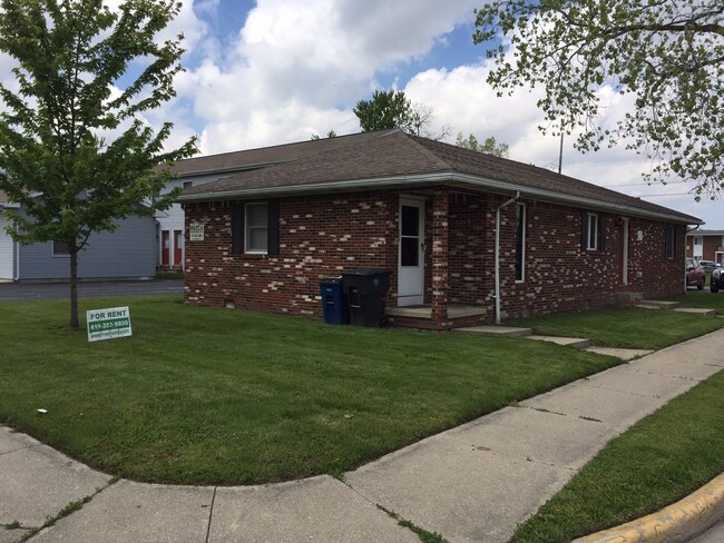 Primary Photo - Bev House - 4 Bedroom, 1.5 Bath House - Av...