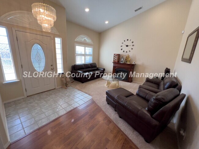 Building Photo - AVAILABLE MAY - 3 Bedroom / 2 Bathroom Paso Robles Home