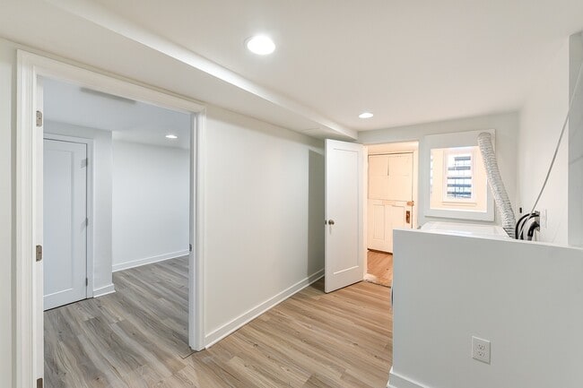 Building Photo - Charming 4br/2ba in Anacostia / Navy Yard