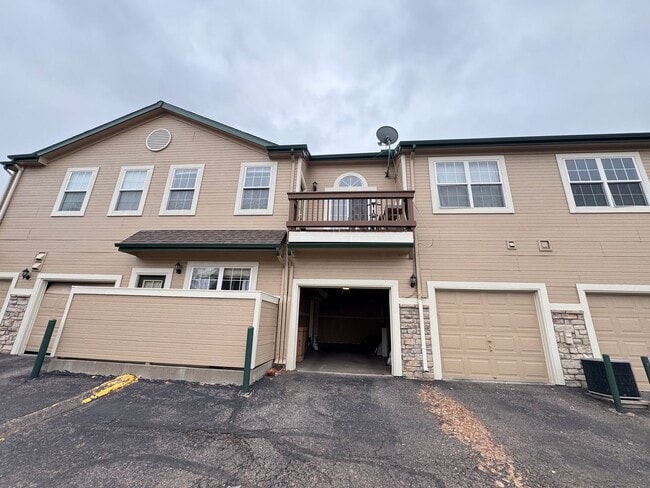 Building Photo - 4005 S Dillon Way