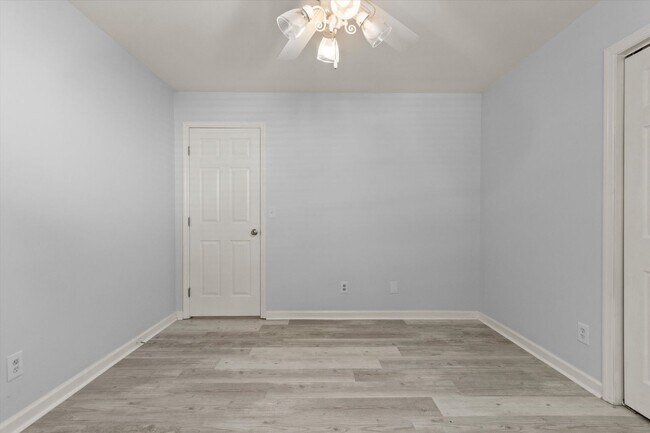 Building Photo - Great location in Five Points Area!