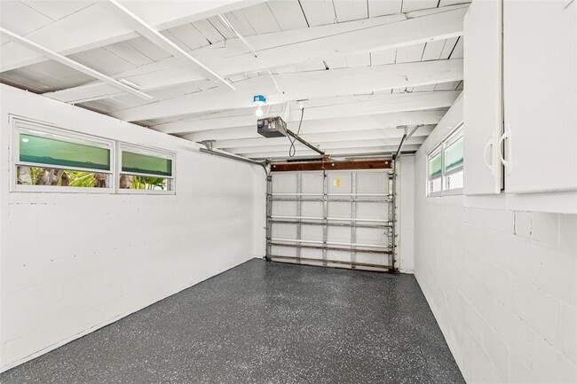 Building Photo - 8125 Bayshore Dr