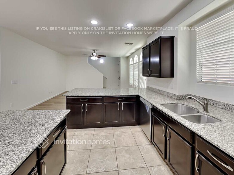 Building Photo - 1470 S Colt Dr