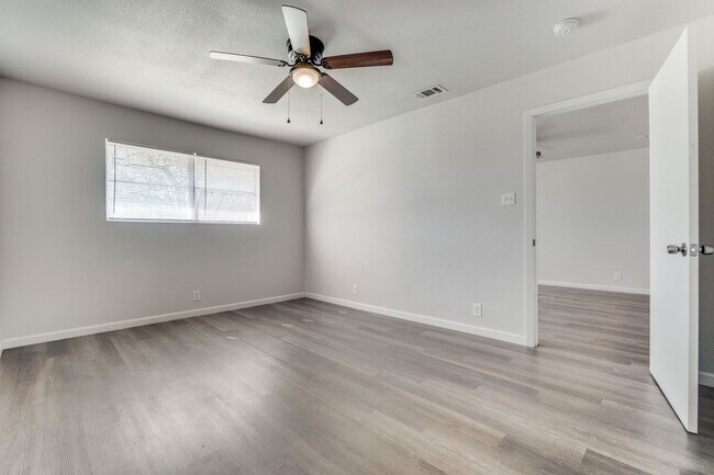 Building Photo - 1302 Margie St