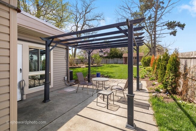 Building Photo - 804 S President St