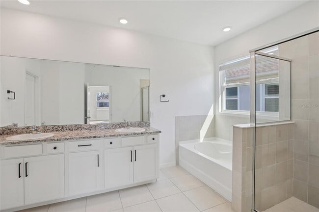 Building Photo - 10747 Laxer Cay Loop