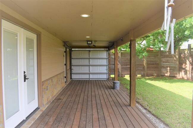 Building Photo - 412 Pecan St