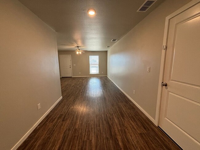 Building Photo - Get Rental In Upland West Available Now