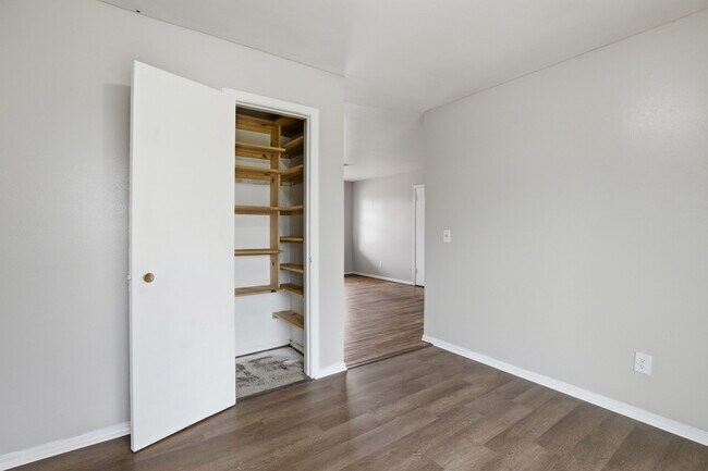 Building Photo - 1520 SE 48th Pl