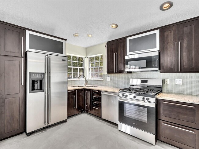 Building Photo - 13400 NW 5th Ct