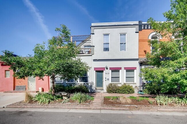 Building Photo - 117 Elati St Unit #2