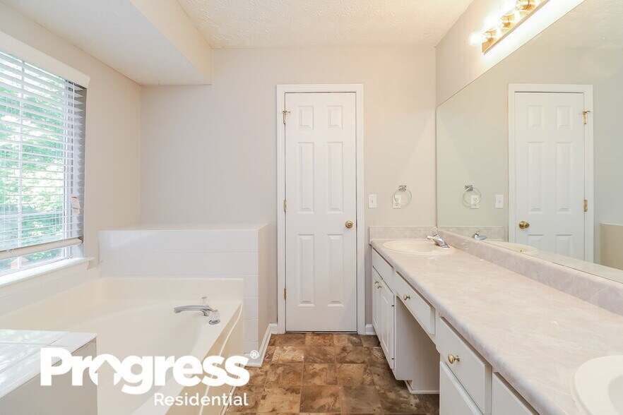 Building Photo - 50 Mountain Ct