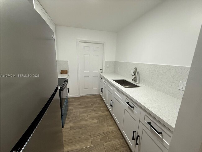 Building Photo - 617 NW 3rd Ave