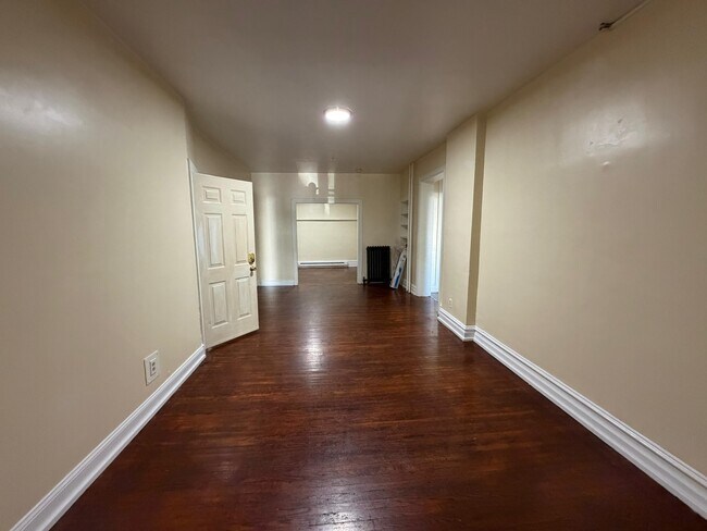 Building Photo - 848 N 7th St