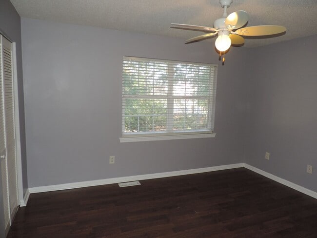 Building Photo - 8807_HUNTER_RIDGE