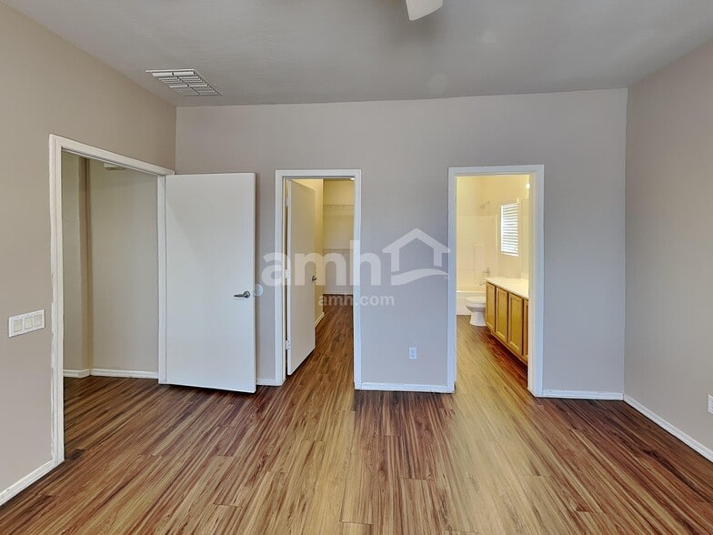 Building Photo - 17321 W Tara Ln