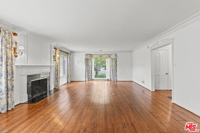 Building Photo - 710 Alta Dr