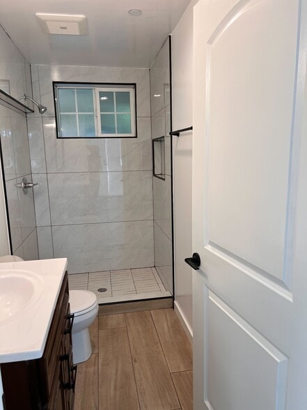 Building Photo - 10312 Buford Ave