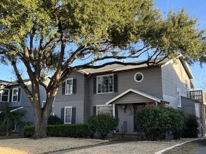 Building Photo - 430 Bryn Mawr Dr