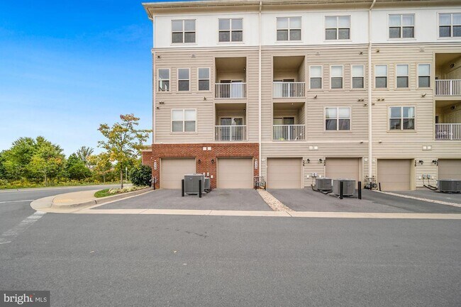 Building Photo - 540 Copley Pl