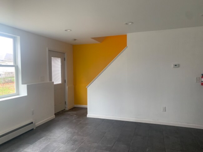Building Photo - 300 Lakeside Rd