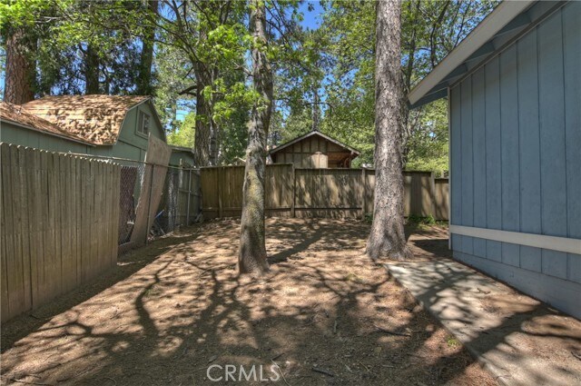 Building Photo - 22365 Pine Dr