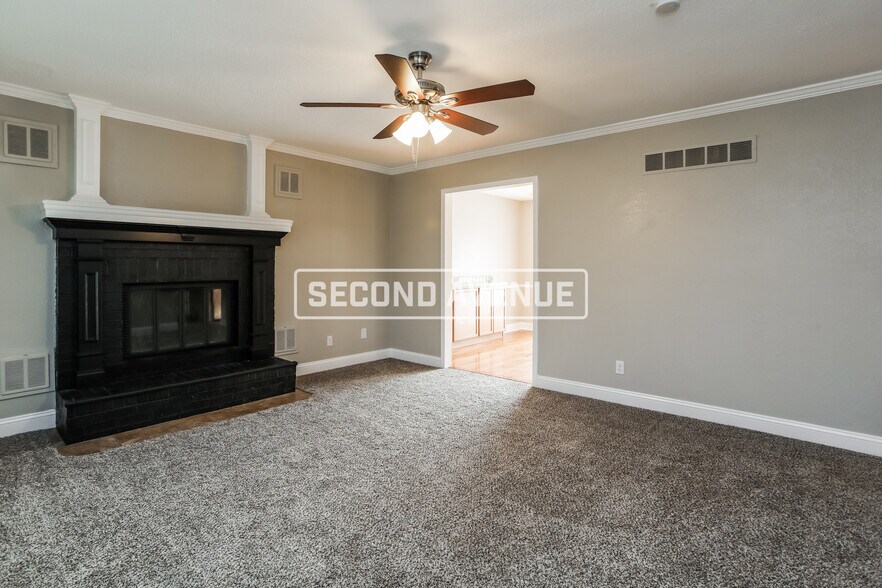 Building Photo - 1705 Vilas St