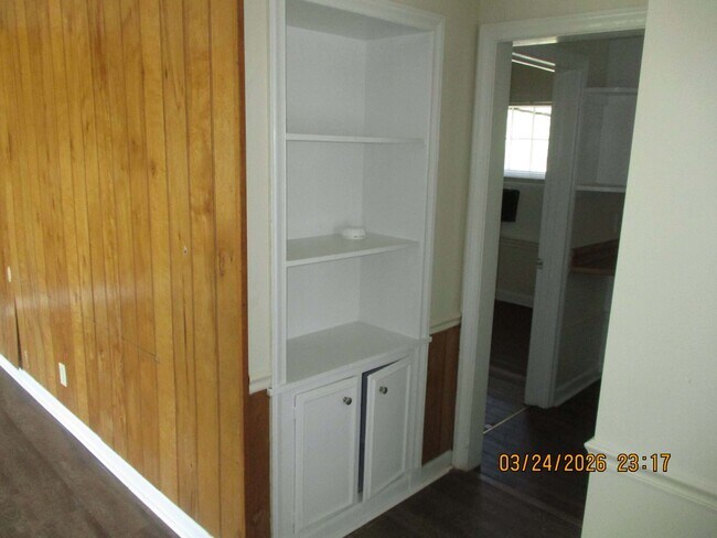 Building Photo - 1405 11th Ave