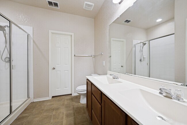 Building Photo - BEAUTIFUL 4-BEDROOM HOME IN VILLA DEL SOL