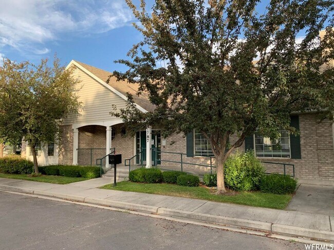 Building Photo - Nice home in great location