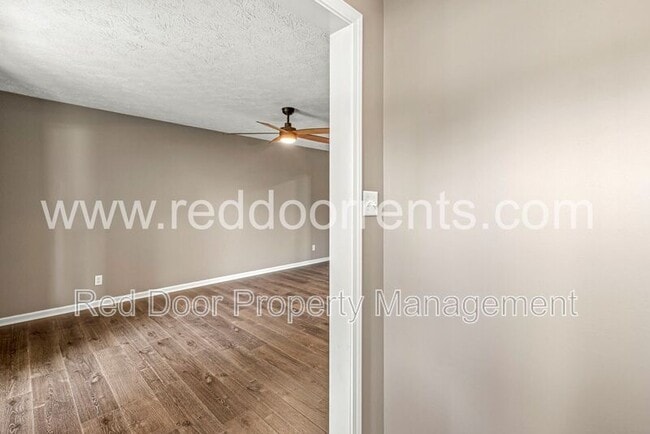 Building Photo - 8635 Bishops Ln