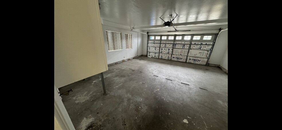 Garage - 151 E 6th St