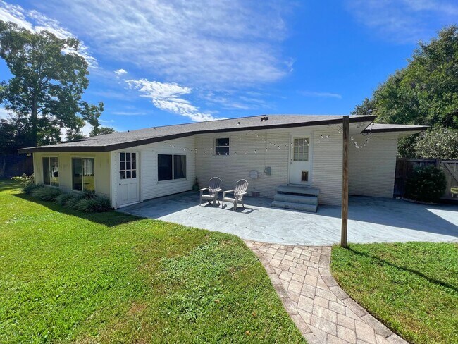 Building Photo - Splendid 3 Bed/2 Bath Home in North Pensacola