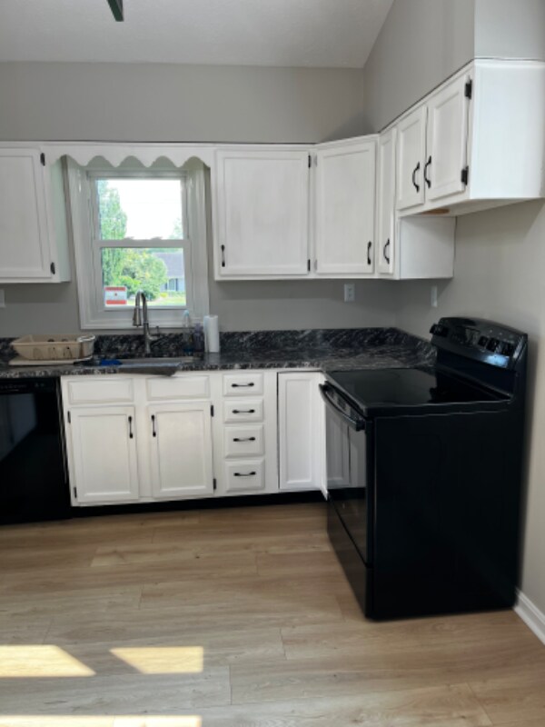 Building Photo - 3905 Carriage Hill Dr