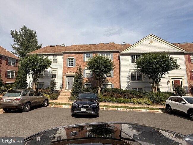 Building Photo - 12101 Greenwood Ct