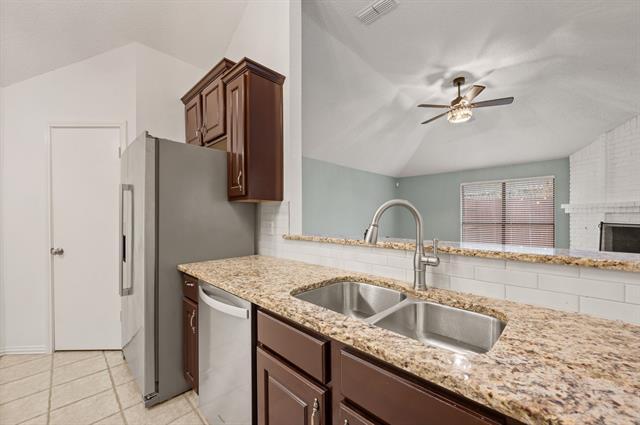 Building Photo - 1037 Colony St