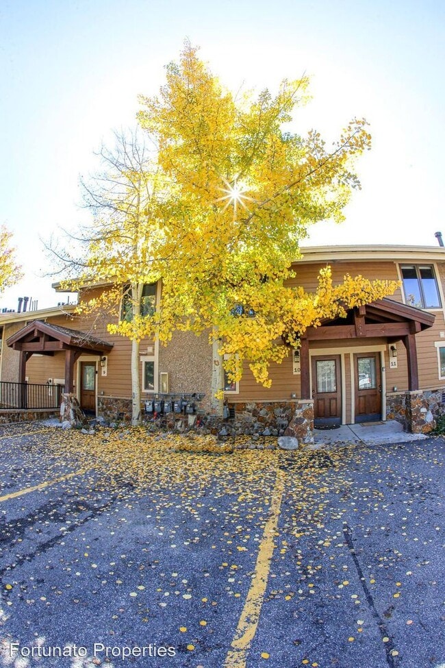 Building Photo - 3 br, 4 bath House - 867 Airport Road Unit 10