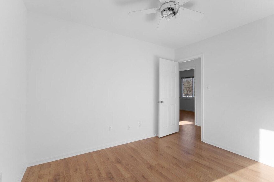 Building Photo - 2636 East Side Dr