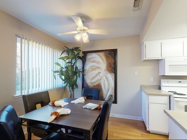 Building Photo - Acacia Apartments