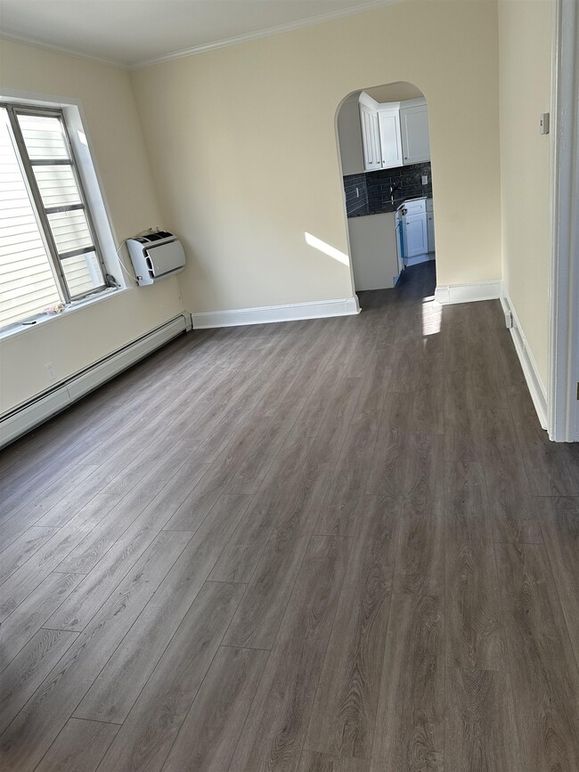 Building Photo - 547 Avenue A