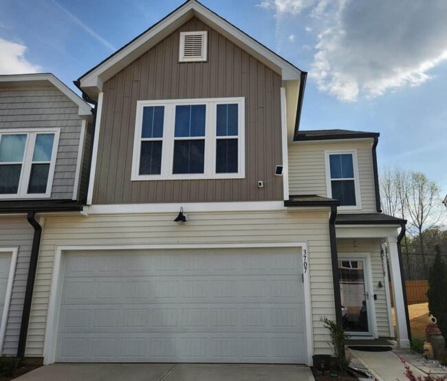 Building Photo - 3707 Feltham Ln